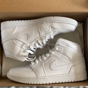 WHITE NIKE AIR JORDANS WOMENS 10 MENS 8.5